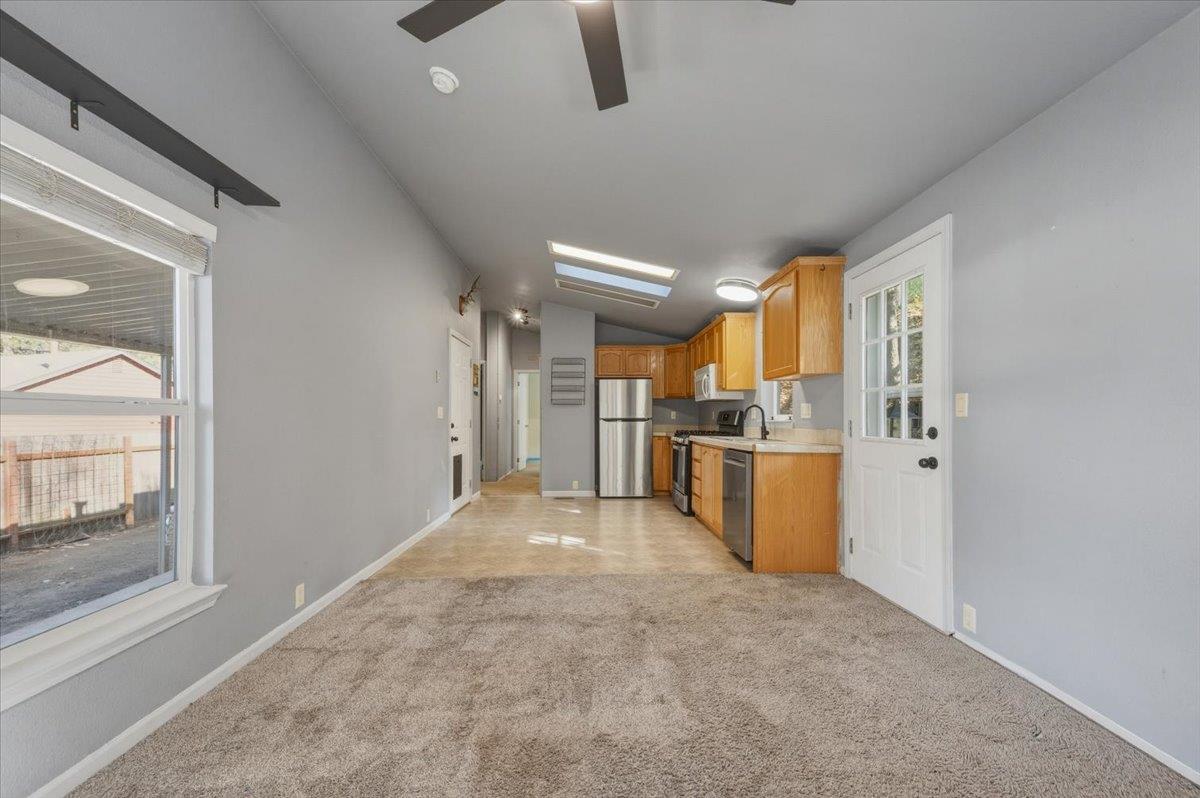 13976 Golden Star Road Grass Valley, CA 95949 - Photo 3 of 25