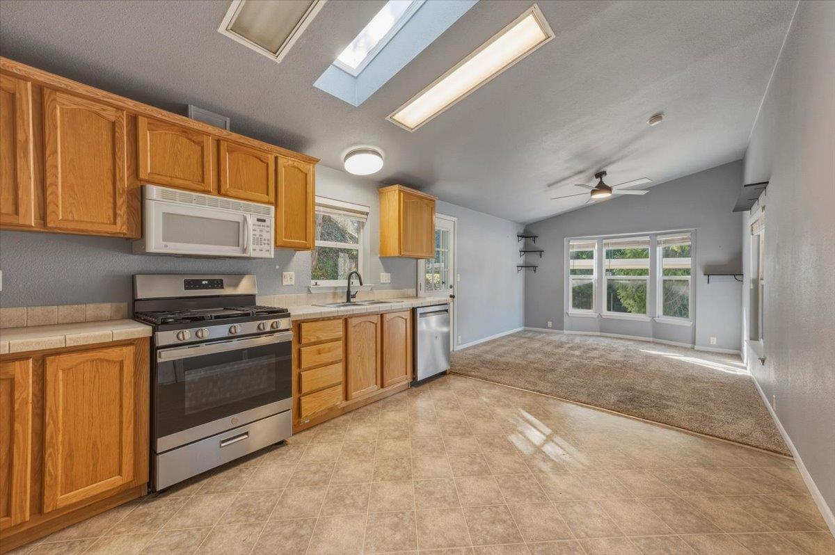 13976 Golden Star Road Grass Valley, CA 95949 - Photo 4 of 25