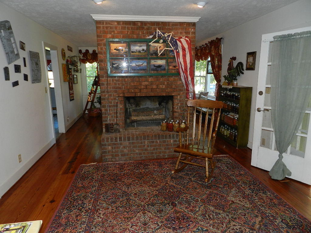 160 Major Road Carthage, NC 28327 - Photo 6 of 22 FAMILYROOM1
