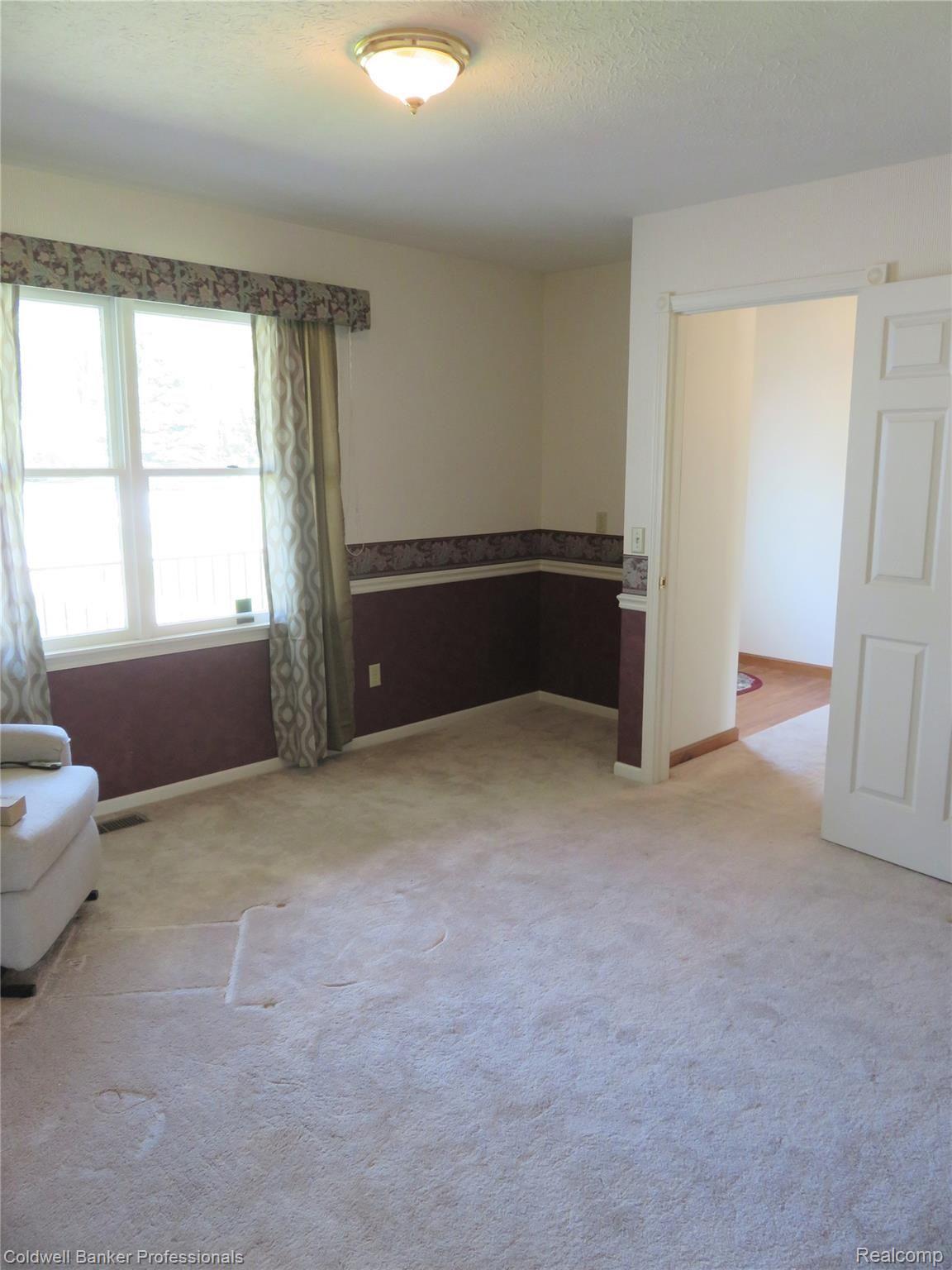 12190 Raelyn Hills Drive Perry, MI 48872 - Photo 16 of 48 15 12190 Office.JPG