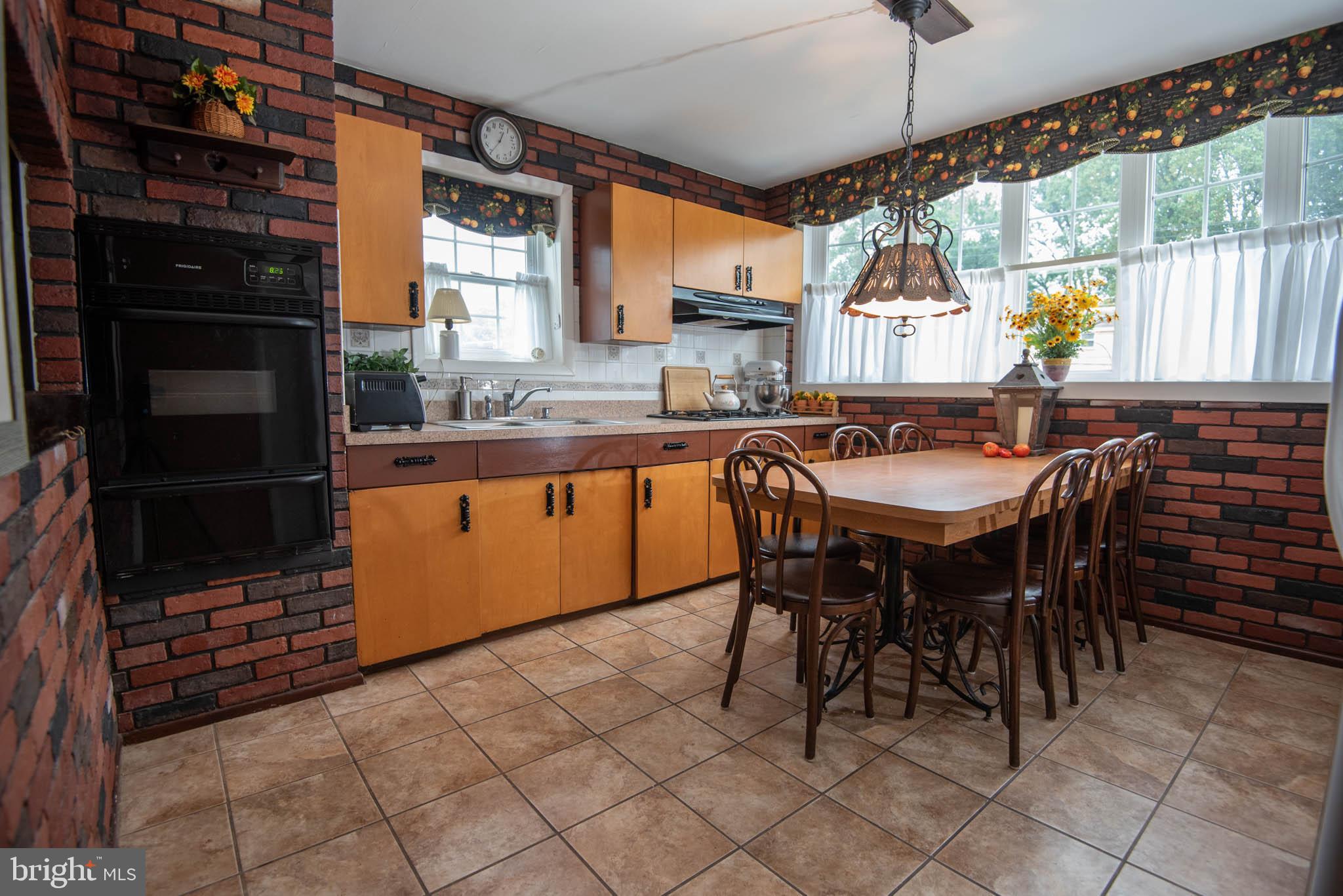 12026 Millbrook Road Philadelphia, PA 19154 - Photo 8 of 34 Kitchen