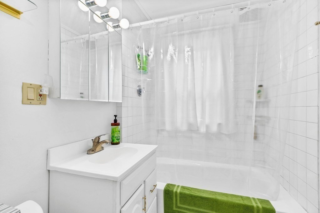 19-21 Cheverus Road Boston, MA 02124 - Photo 25 of 42 Gallery Image 25