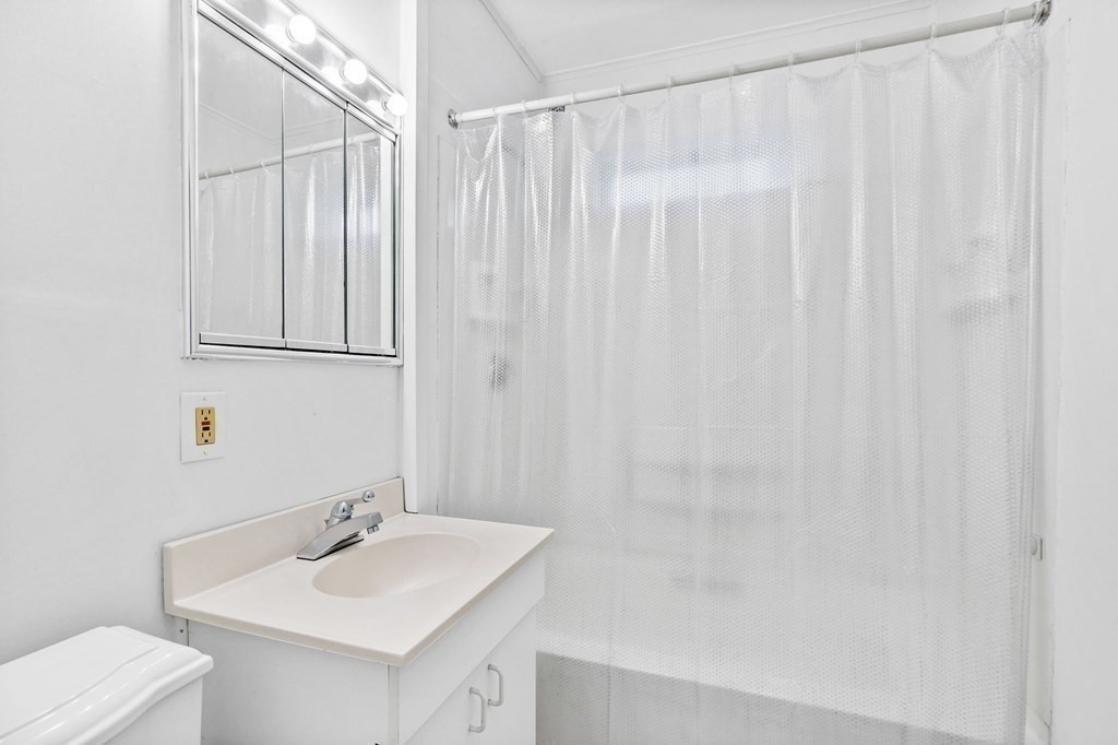 19-21 Cheverus Road Boston, MA 02124 - Photo 36 of 42 Gallery Image 36
