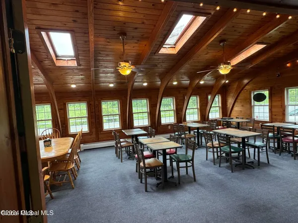 $240,000 | 5527-5531 Highway 7, Hoosick Falls, NY 12090