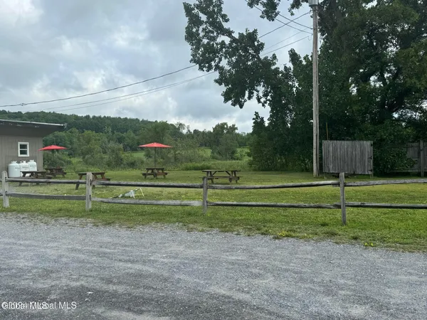 $240,000 | 5527-5531 Highway 7, Hoosick Falls, NY 12090