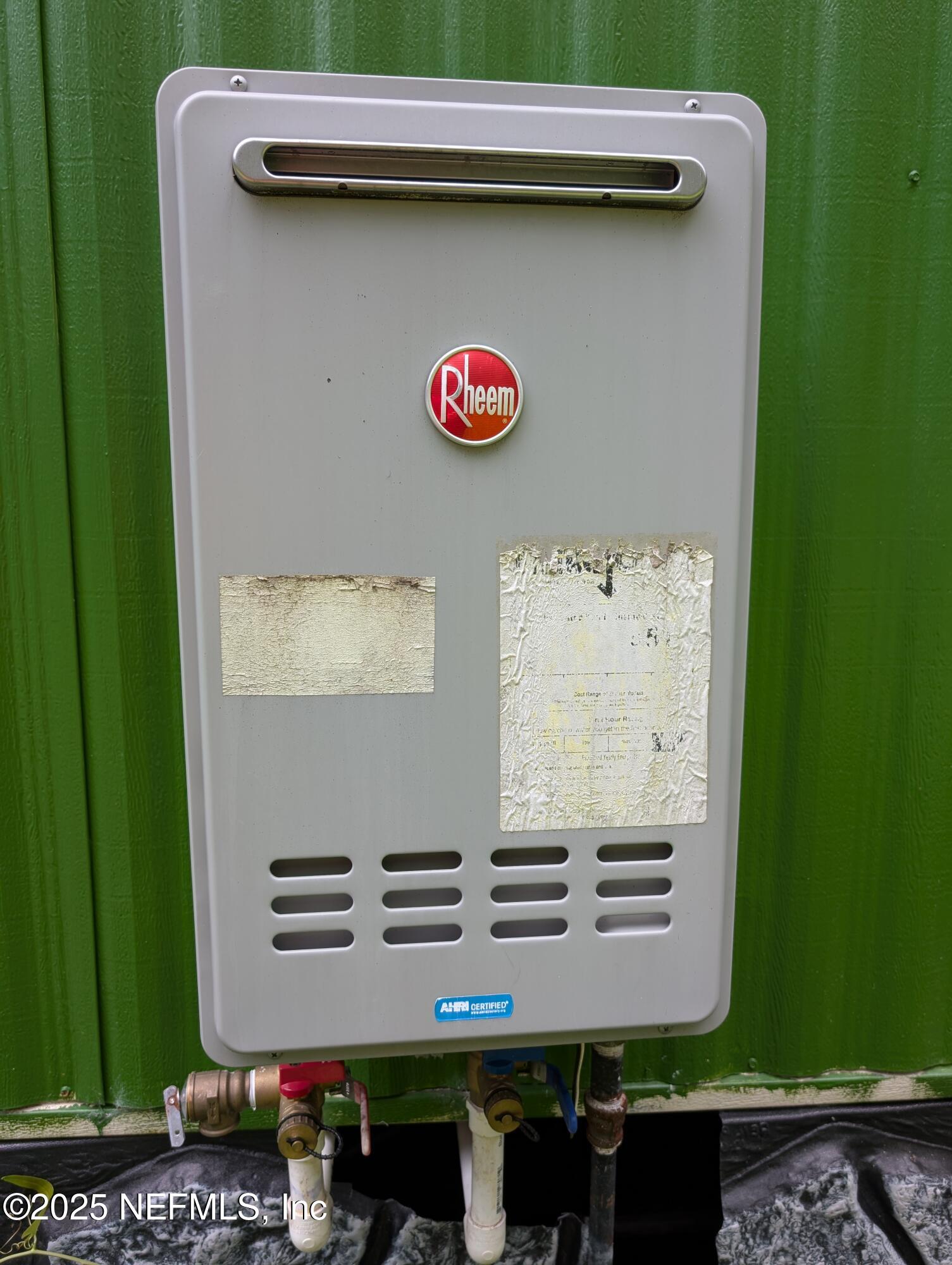 147 Pinetree Road Palatka, FL 32177 - Photo 13 of 17 a view of a backyard with table and chairs