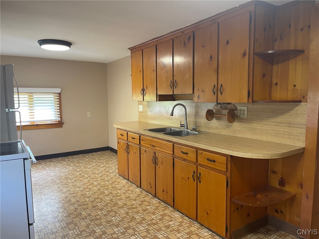 228 Williams Street Oneida, NY 13421 - Photo 11 of 31