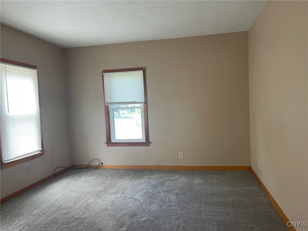 228 Williams Street Oneida, NY 13421 - Photo 13 of 31 Lower apartment bedroom #1