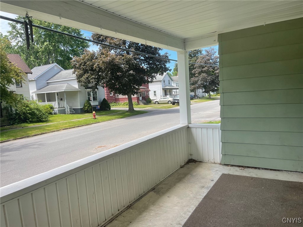 228 Williams Street Oneida, NY 13421 - Photo 6 of 31 Covered front porch