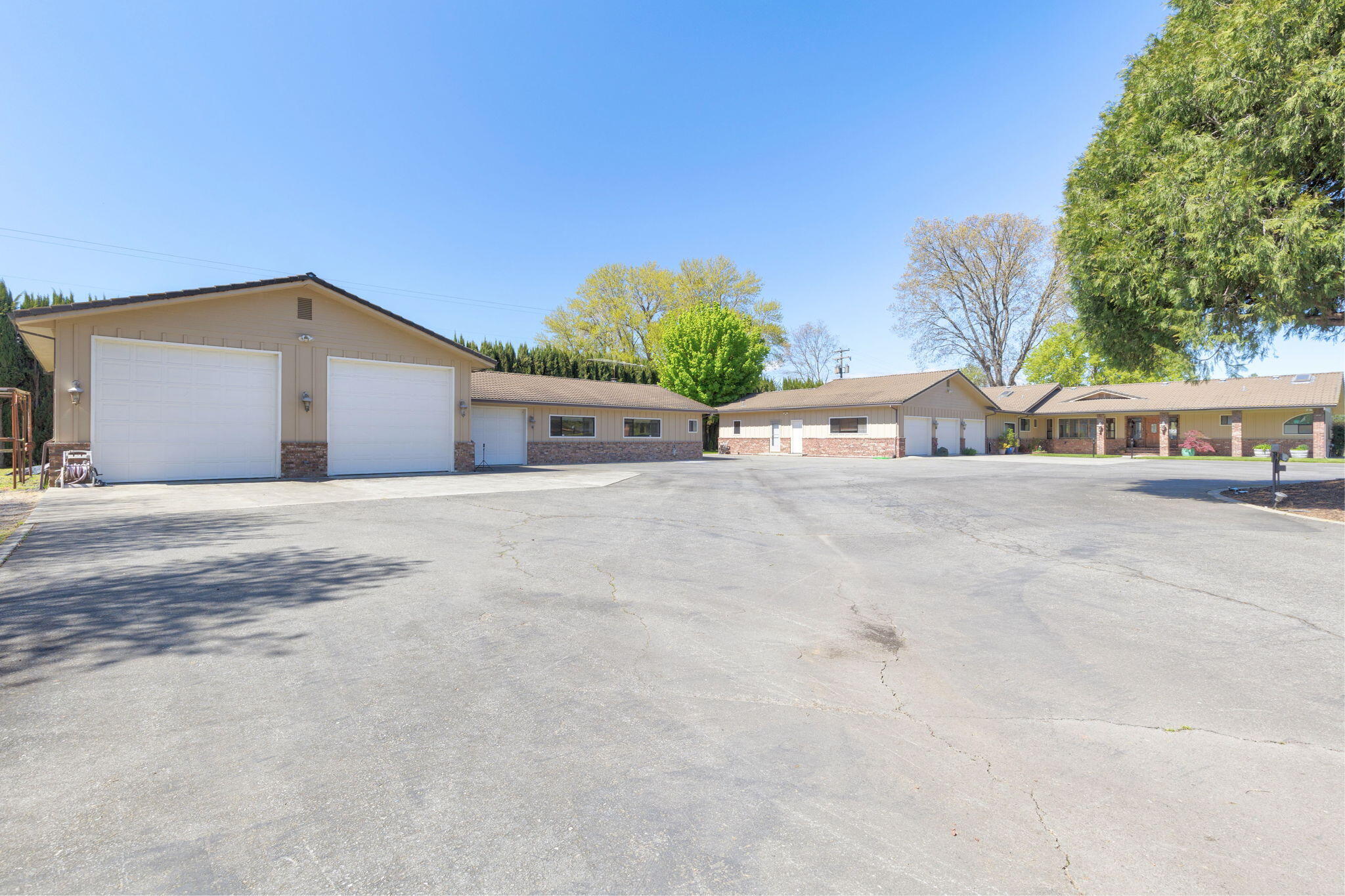 4780 Leonard Road Grants Pass, OR 97527 - Photo 28 of 60 Expansive Parking area. RV Garage and dump, Workshop, and Home.