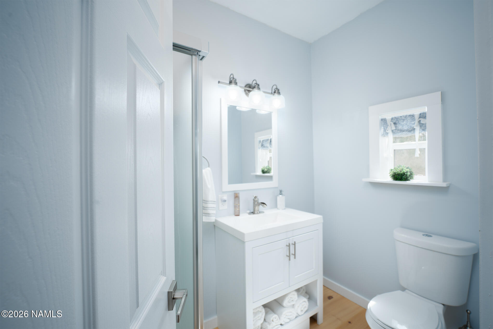 2576 Roberts Road Ash Fork, AZ 86320 - Photo 8 of 21 2520 W Roberts_Guest Bath