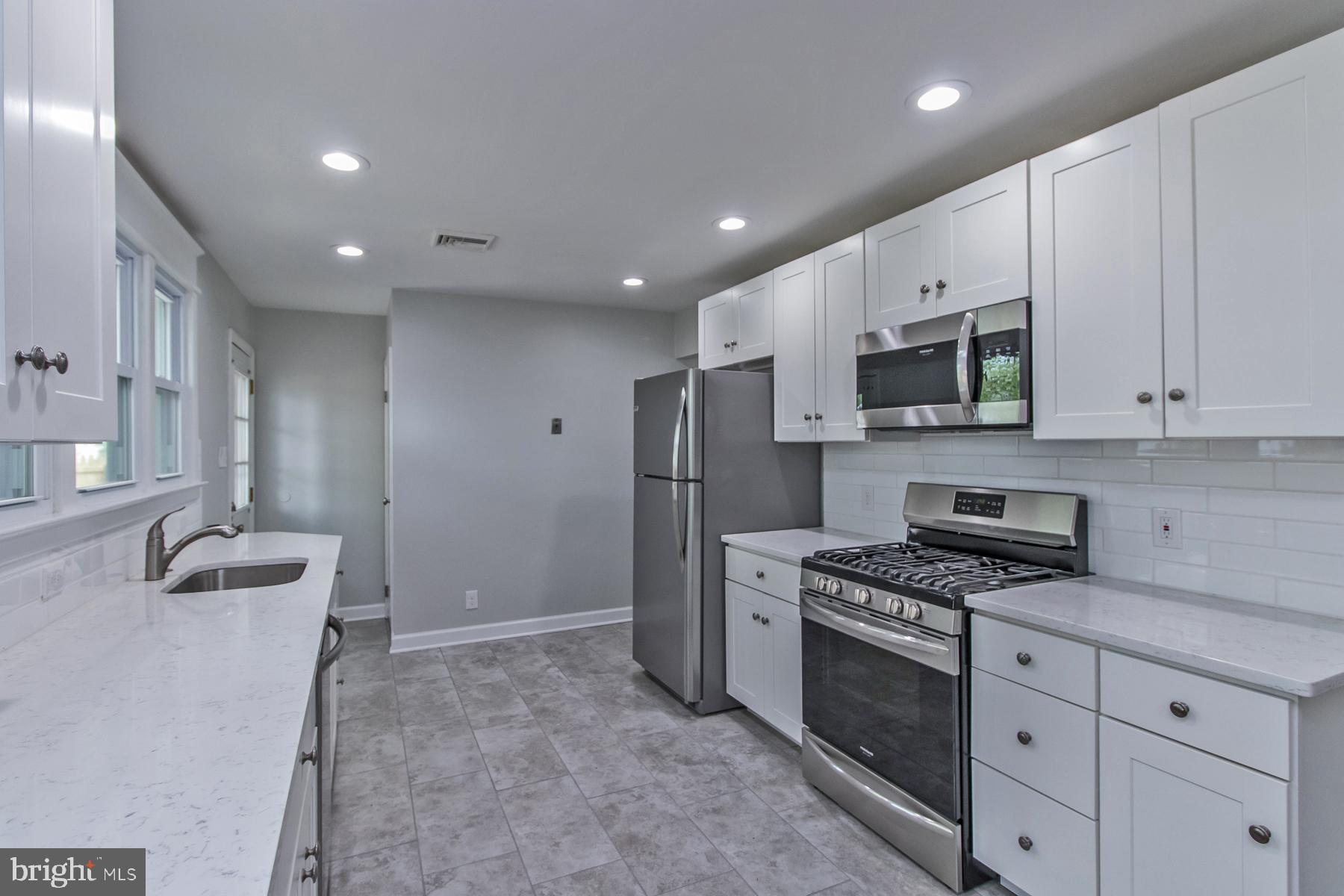 41 Hassemer Road Cherry Hill, NJ 08002 - Photo 8 of 19 Gallery Image 8