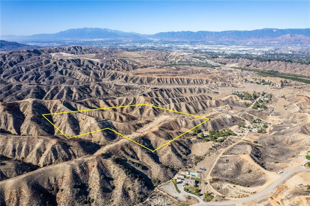 0 Smiley Redlands, CA 92373 - Photo 2 of 18 with view of an mountain with a outdoor space