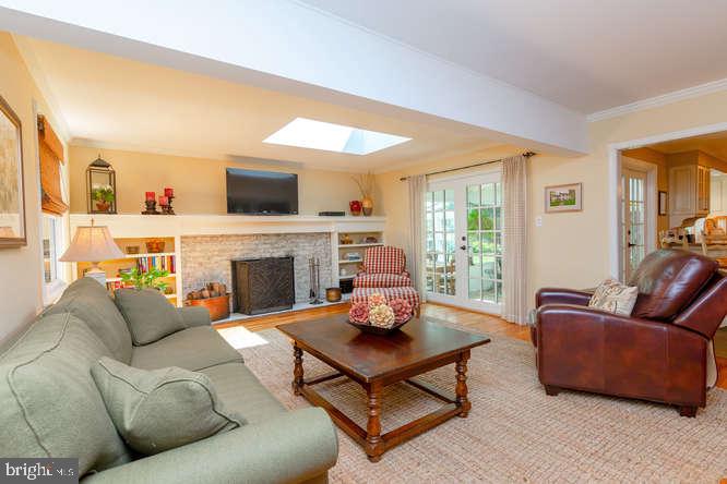 211 South Fairfield Road Devon, PA 19333 - Photo 14 of 40 Bright family room