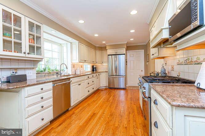211 South Fairfield Road Devon, PA 19333 - Photo 18 of 40 Bright kitchen with white cabintry