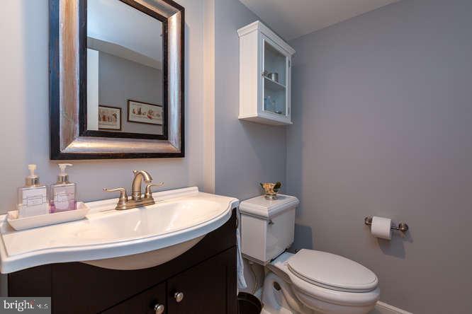 211 South Fairfield Road Devon, PA 19333 - Photo 26 of 40 Updated half bath