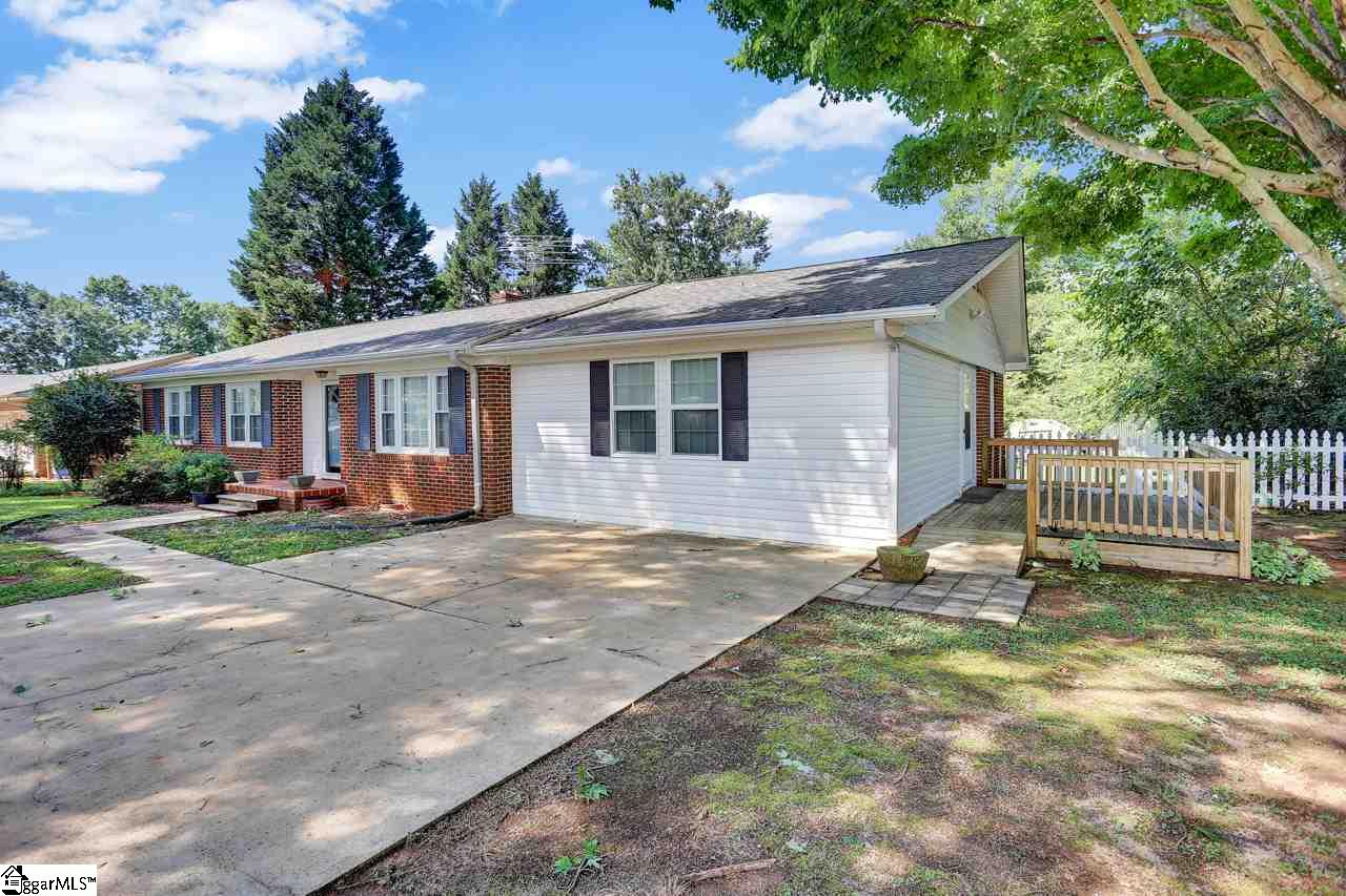 110 Highland Road Duncan, SC 29334 - Photo 2 of 23 Gallery Image 2