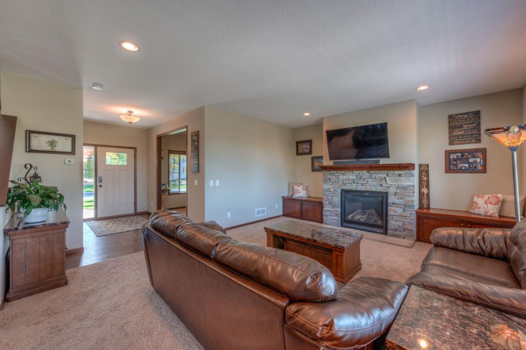 19837 Devrie Path Farmington, MN 55024 - Photo 9 of 26 Gallery Image 9