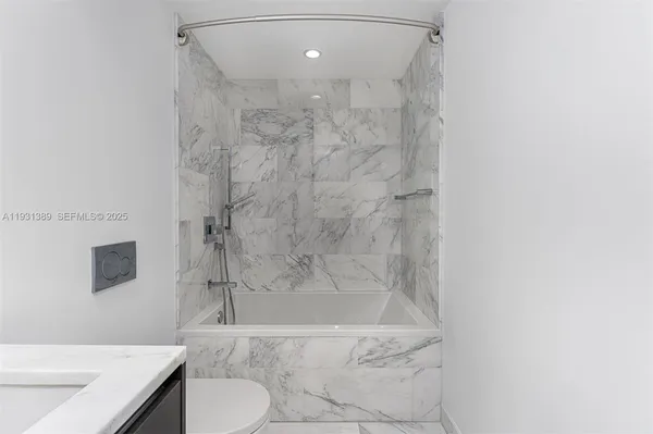 $1,390,000 | 1451 Brickell Avenue, Unit 1803, Miami, FL 33131