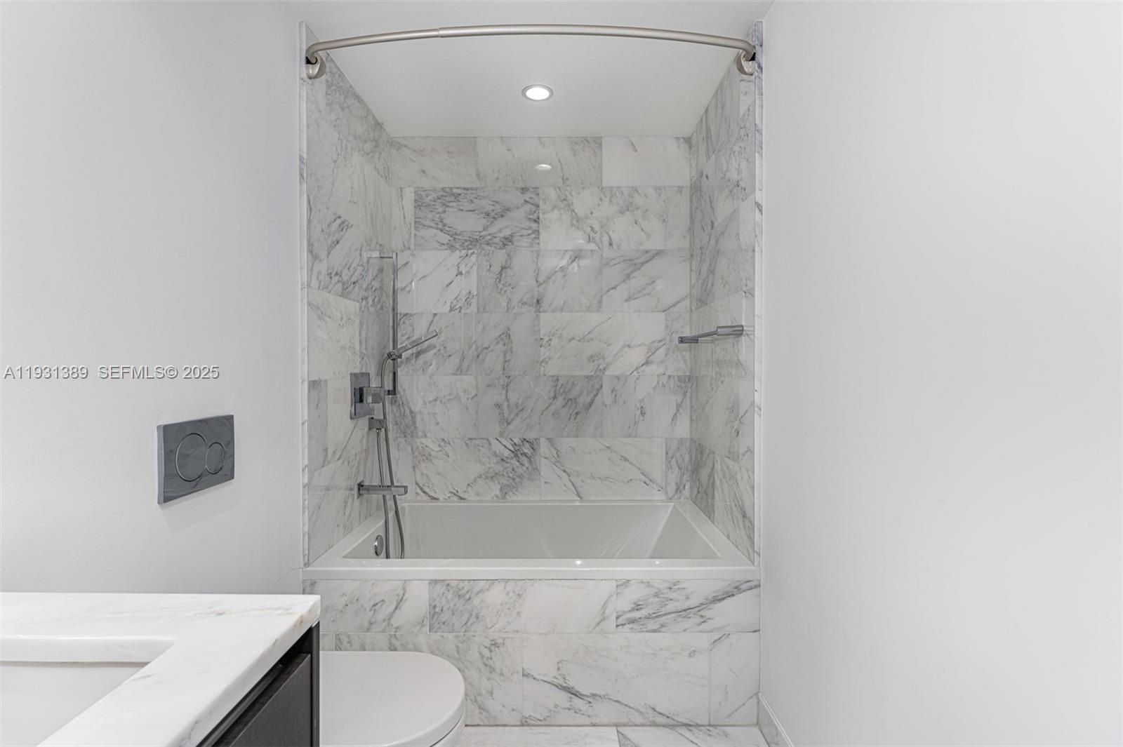 1451 Brickell Avenue, Unit 1803 Miami, FL 33131 - Photo 14 of 30