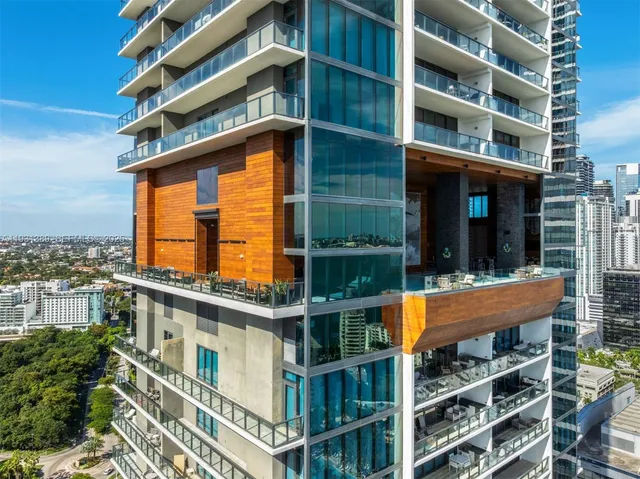 $1,390,000 | 1451 Brickell Avenue, Unit 1803, Miami, FL 33131