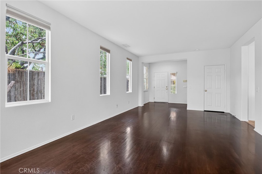 1908 Blazewood Street Simi Valley, CA 93063 - Photo 4 of 42