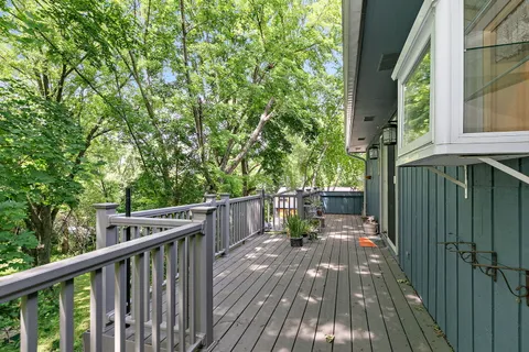 $405,000 | 2 Summit Avenue, East Dundee, IL 60118