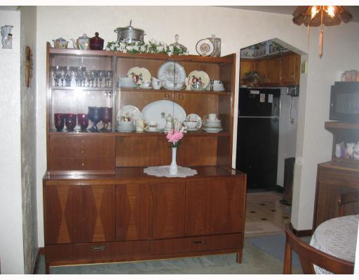 1121 Schang Road Pittsburgh, PA 15236 - Photo 5 of 11 Dining Room.