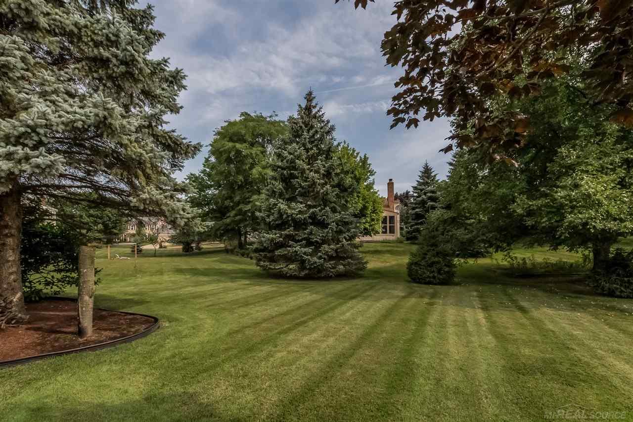 2300 North Fairview Lane Rochester Hills, MI 48306 - Photo 38 of 43