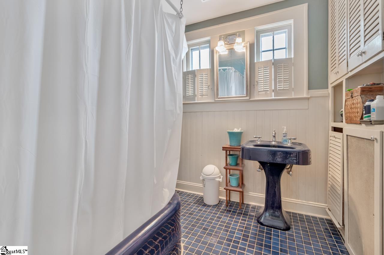 1010 South Harper Street Laurens, SC 29360 - Photo 35 of 42