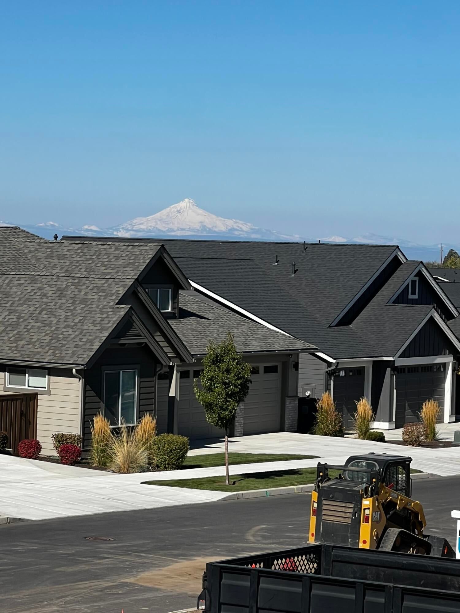 3903 Northeast Oakside Loop Bend, OR 97701 - Photo 11 of 40 326 - Mountain 3 - Jefferson
