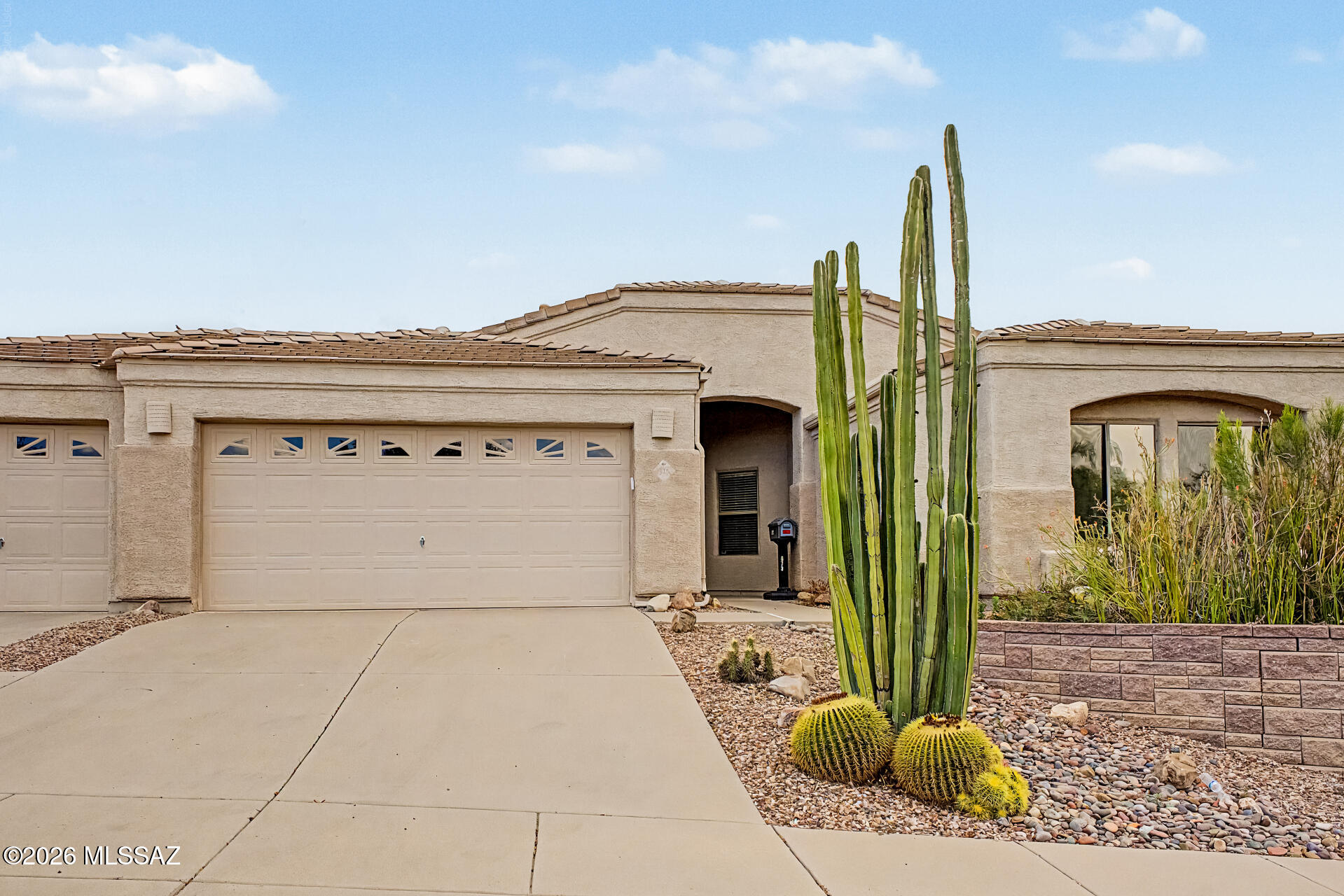573 West Silvertip Road Oro Valley, AZ 85737 - Photo 1 of 32