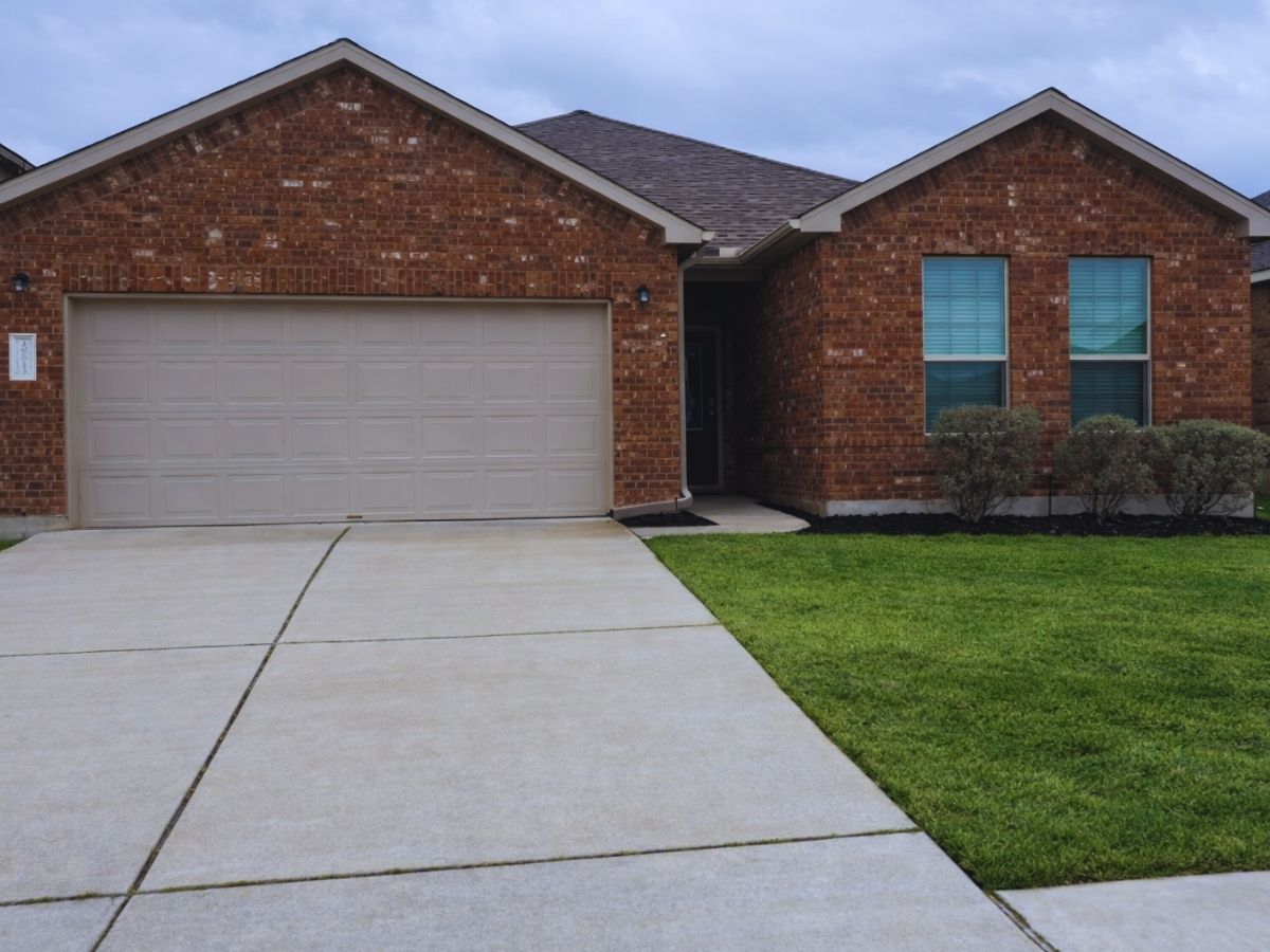 19813 Shinning Isle Run Pflugerville, TX 78660 - Photo 2 of 25