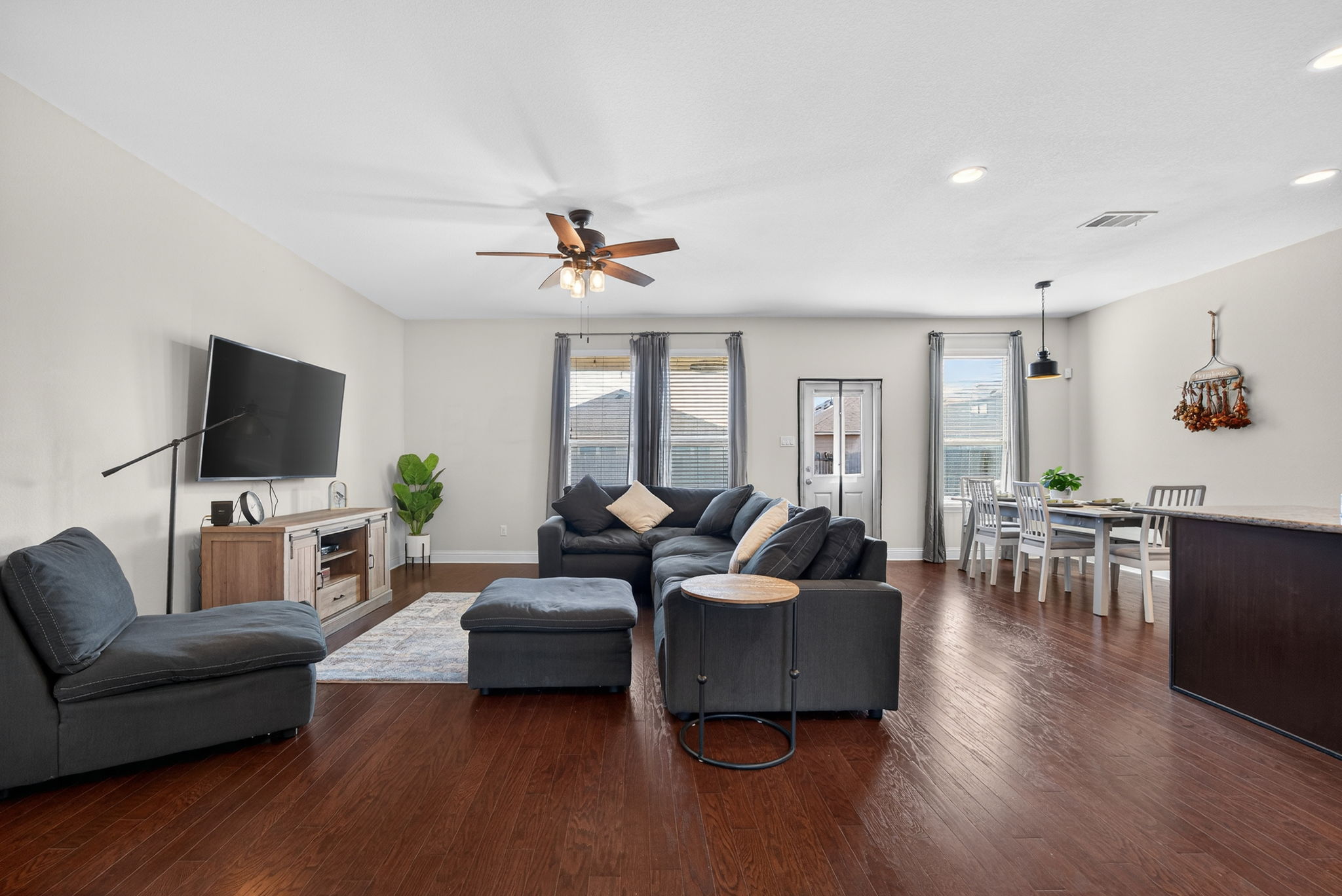 19813 Shinning Isle Run Pflugerville, TX 78660 - Photo 5 of 25