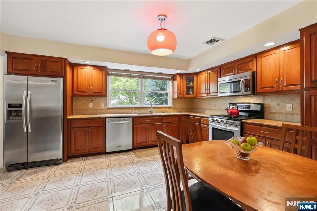 116 Pyle Street Oradell, NJ 07649 - Photo 14 of 38 Gallery Image 14
