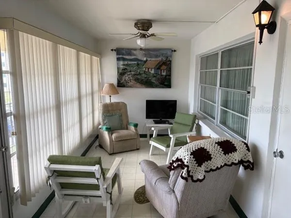 $179,900 | 4700 Cove Circle, Unit 203, St. Petersburg, FL 33708