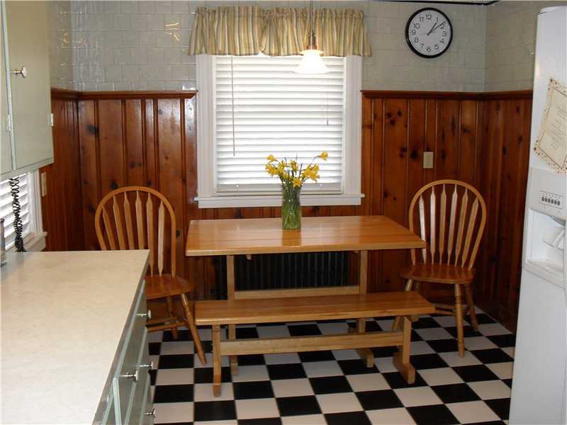 44 Delwood Road Warwick, RI 02889 - Photo 6 of 18 Dining Area.