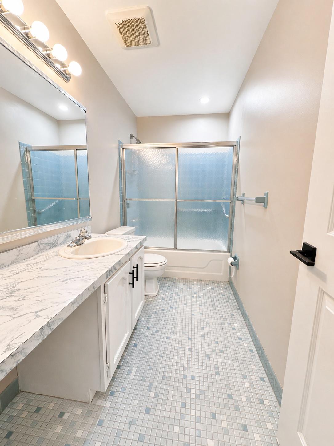 51 Chiswick Drive Lindenwold, NJ 08021 - Photo 10 of 16 Master bathroom with elegant finishes.