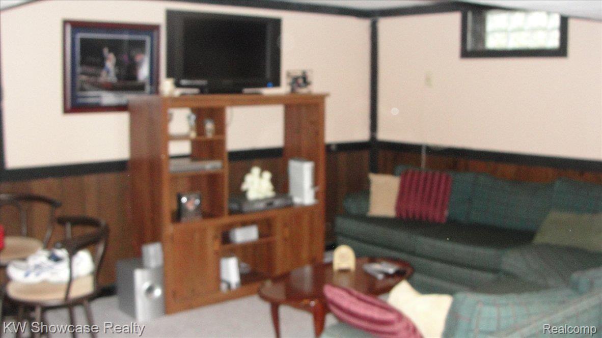 7599 Highland Road White Lake, MI 48383 - Photo 3 of 20 Large Family Rm in Lower Level