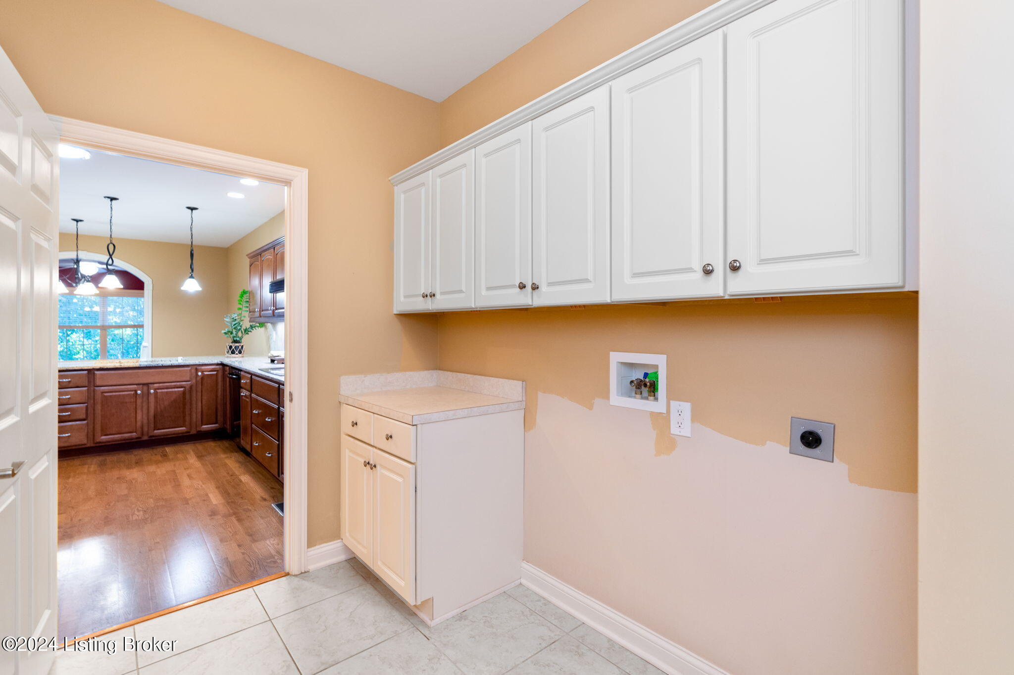 10618 Riva Road Louisville, KY 40223 - Photo 58 of 62 Laundry room