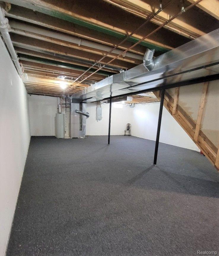 3674 Inverness Drive Rochester, MI 48306 - Photo 13 of 19 9 FOOT TALL CEILING