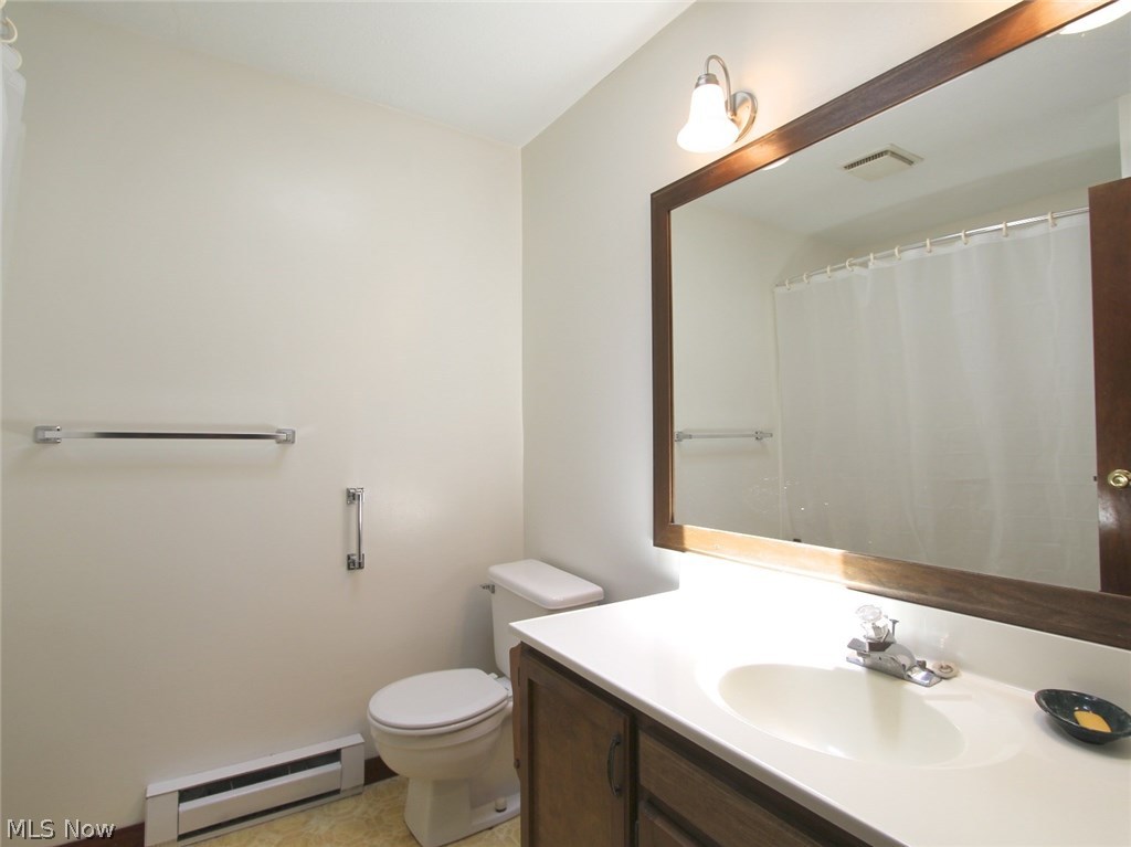 6276 Stone Road Hudson, OH 44236 - Photo 15 of 26 Hall bath