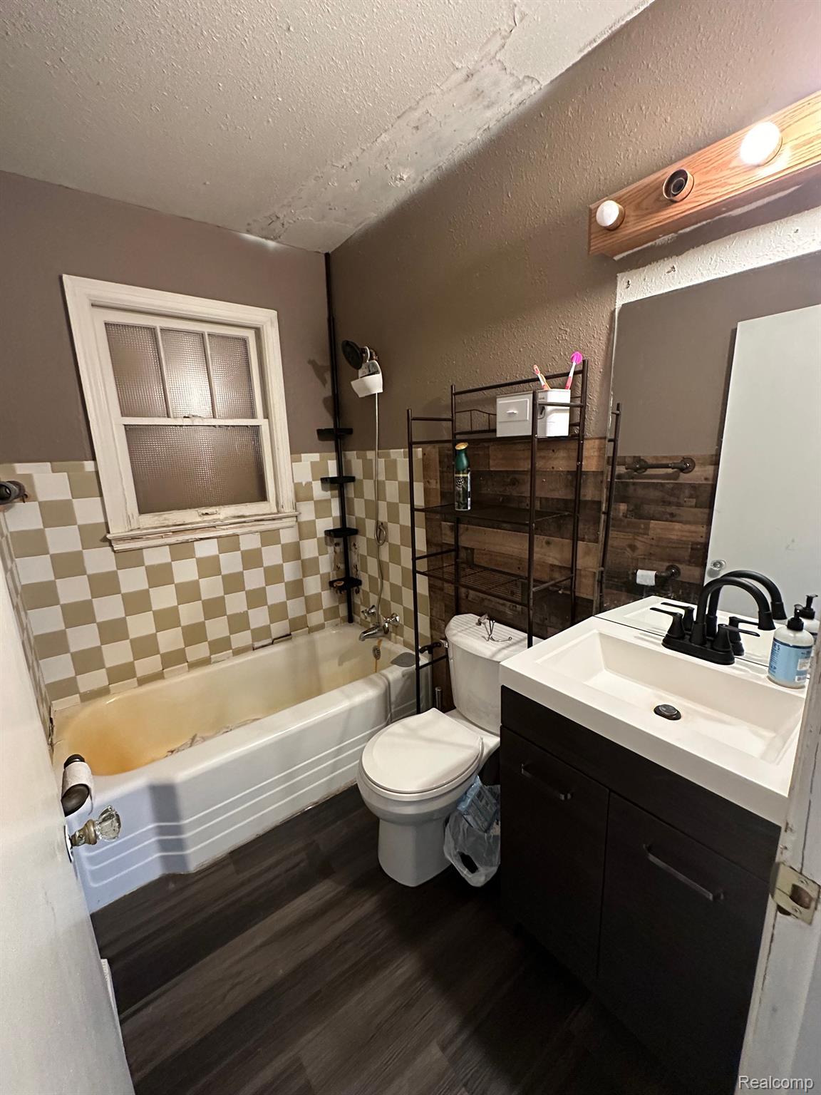 2259 Howe Road Burton, MI 48519 - Photo 10 of 25 Gallery Image 10