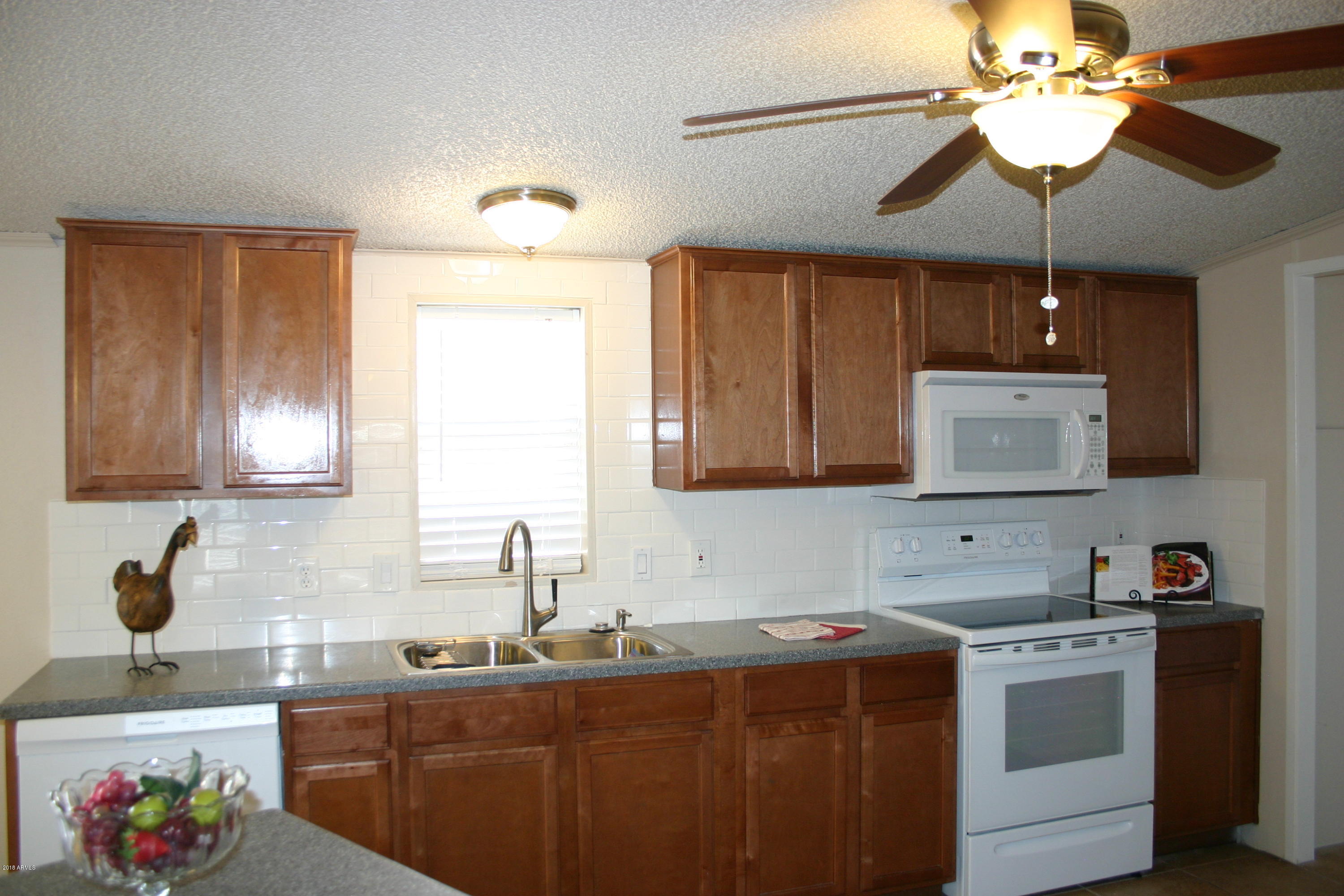 11961 North Waterhole Road Maricopa, AZ 85139 - Photo 7 of 52 2018-07-16 15.31.35