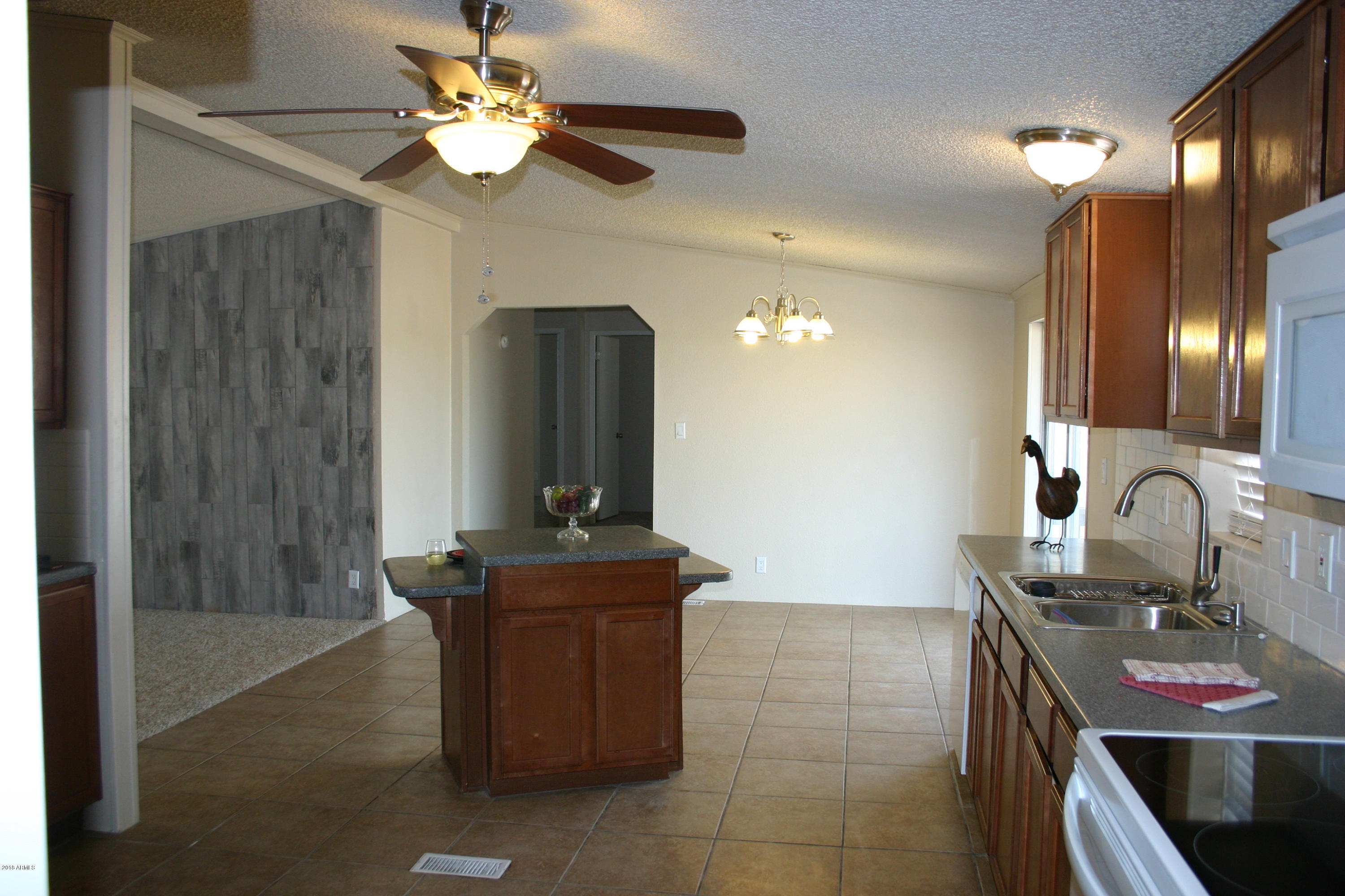 11961 North Waterhole Road Maricopa, AZ 85139 - Photo 8 of 52 2018-07-16 15.31.23