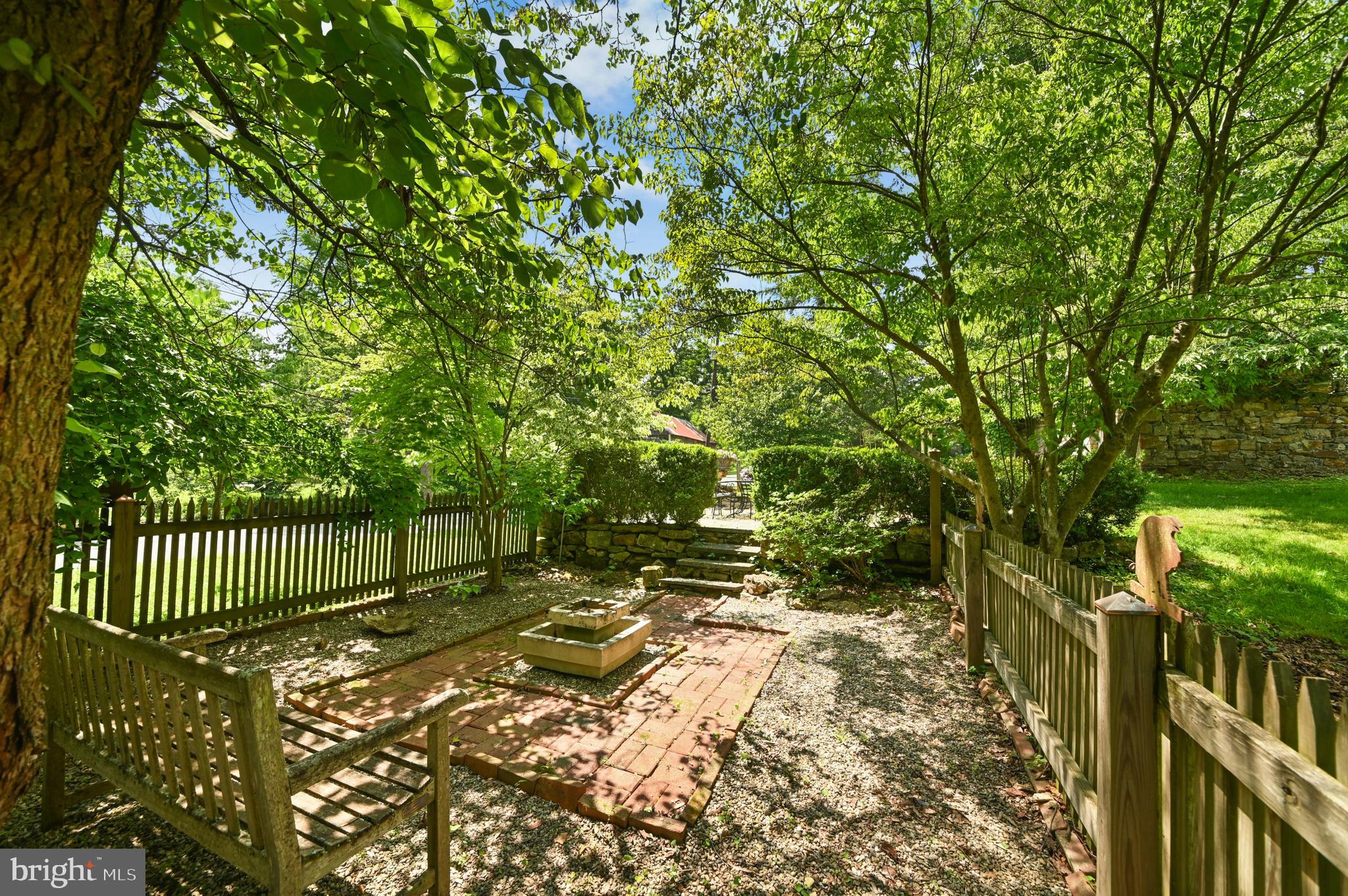 1867 Old Mill Road Bethlehem, PA 18015 - Photo 30 of 36