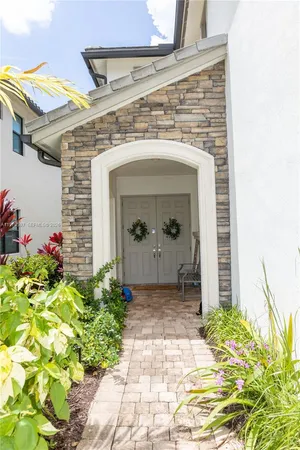 $7,000 | 11826 Southwest 13th Ct., Pembroke Pines, FL 33025