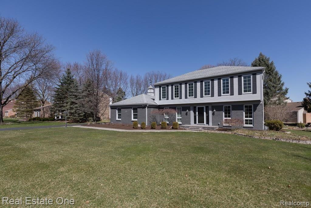 1352 Chestnut Lane Rochester Hills, MI 48309 - Photo 3 of 35
