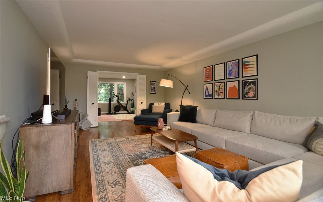 2535 Charney Road Cleveland, OH 44118 - Photo 4 of 33