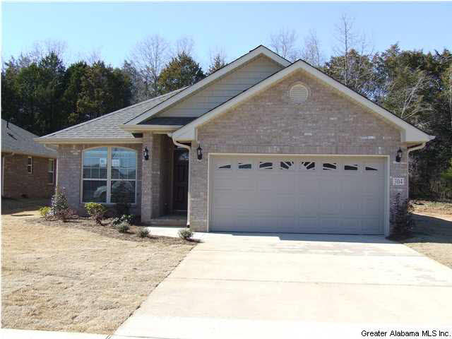 304 Vincent Street Alabaster, AL 35007 - Photo 2 of 9